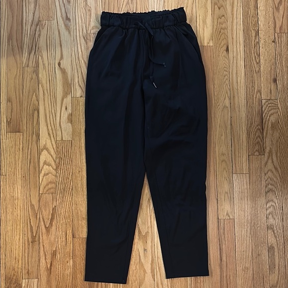 Lululemon sz 4 Keep Moving Pant Black Drawstring Pants Trouser great condition - Picture 2 of 11
